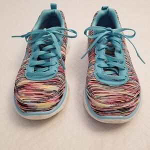 Skechers Women’s Sneakers Size 8  Lite-Weight Flex Sole Shoes 12453